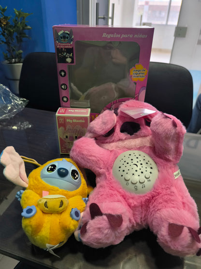 ✨ SET STITCH 3 EN 1 – PELUCHE PROYECTOR + FIGURA + BLOQUES ARMABLES