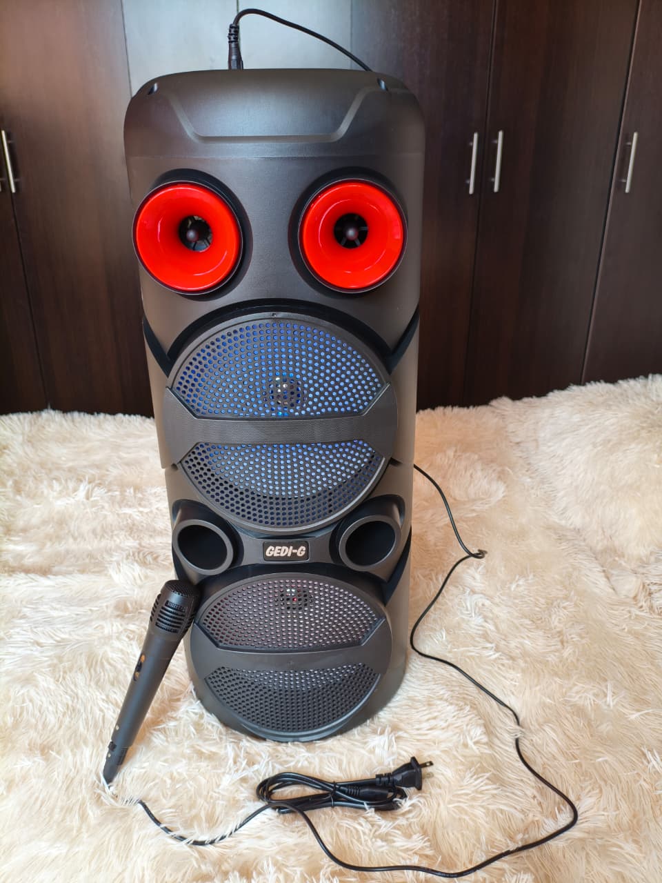 PARLANTE CABINA DOBLE BOCINA 8" + MICRÓFONO INCLUIDO