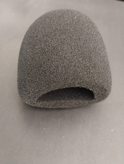 KIT MICRÓFONO CONDENSADOR BM-700 CON MALETÍN DE ALUMINIO Y TRIPODE 🎤