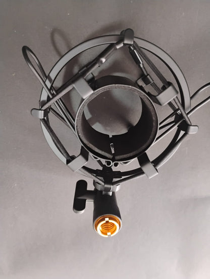 KIT MICRÓFONO CONDENSADOR BM-700 CON MALETÍN DE ALUMINIO Y TRIPODE 🎤