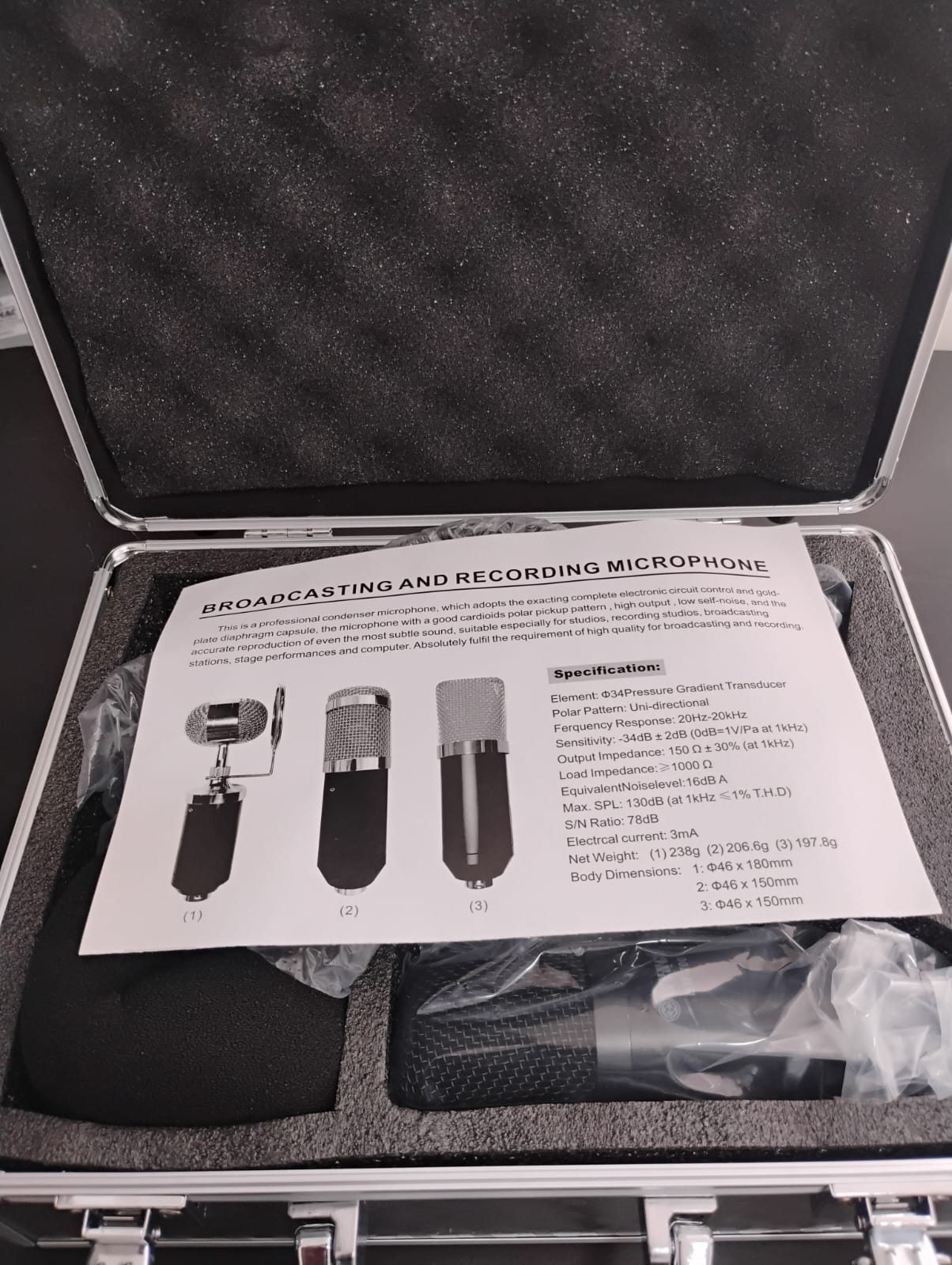 KIT MICRÓFONO CONDENSADOR BM-700 CON MALETÍN DE ALUMINIO Y TRIPODE 🎤
