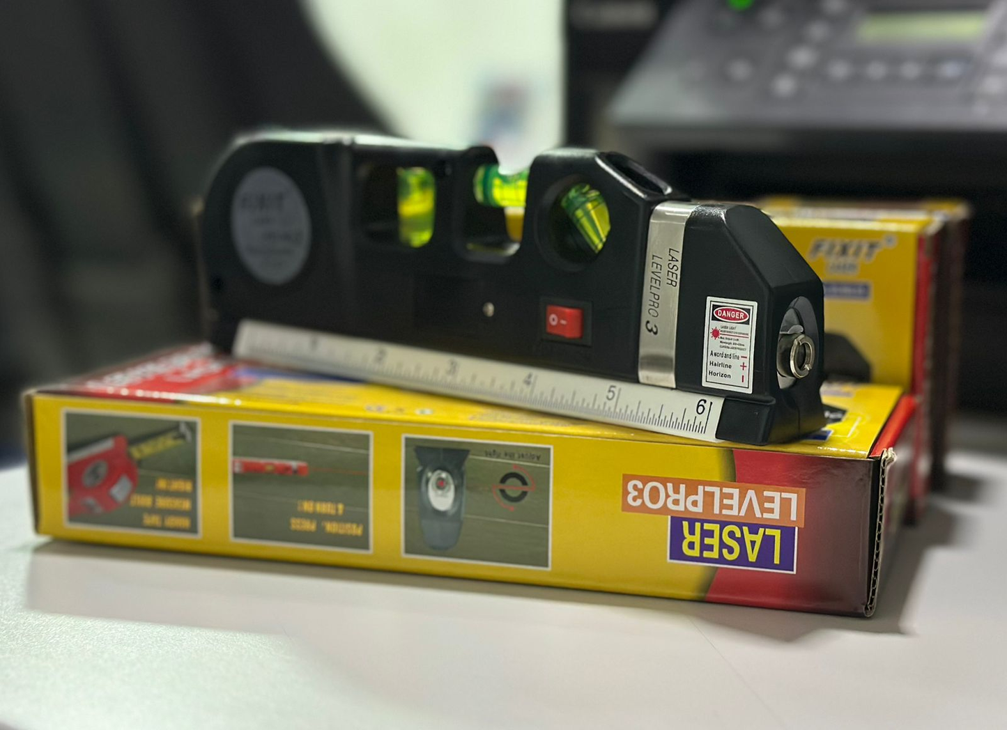 🎯 Precisión Total al Instante: Nivel Láser, 📏 Cinta Métrica, 💧 Nivel de Burbuja y 📐 Regleta ¡Todo en Uno!