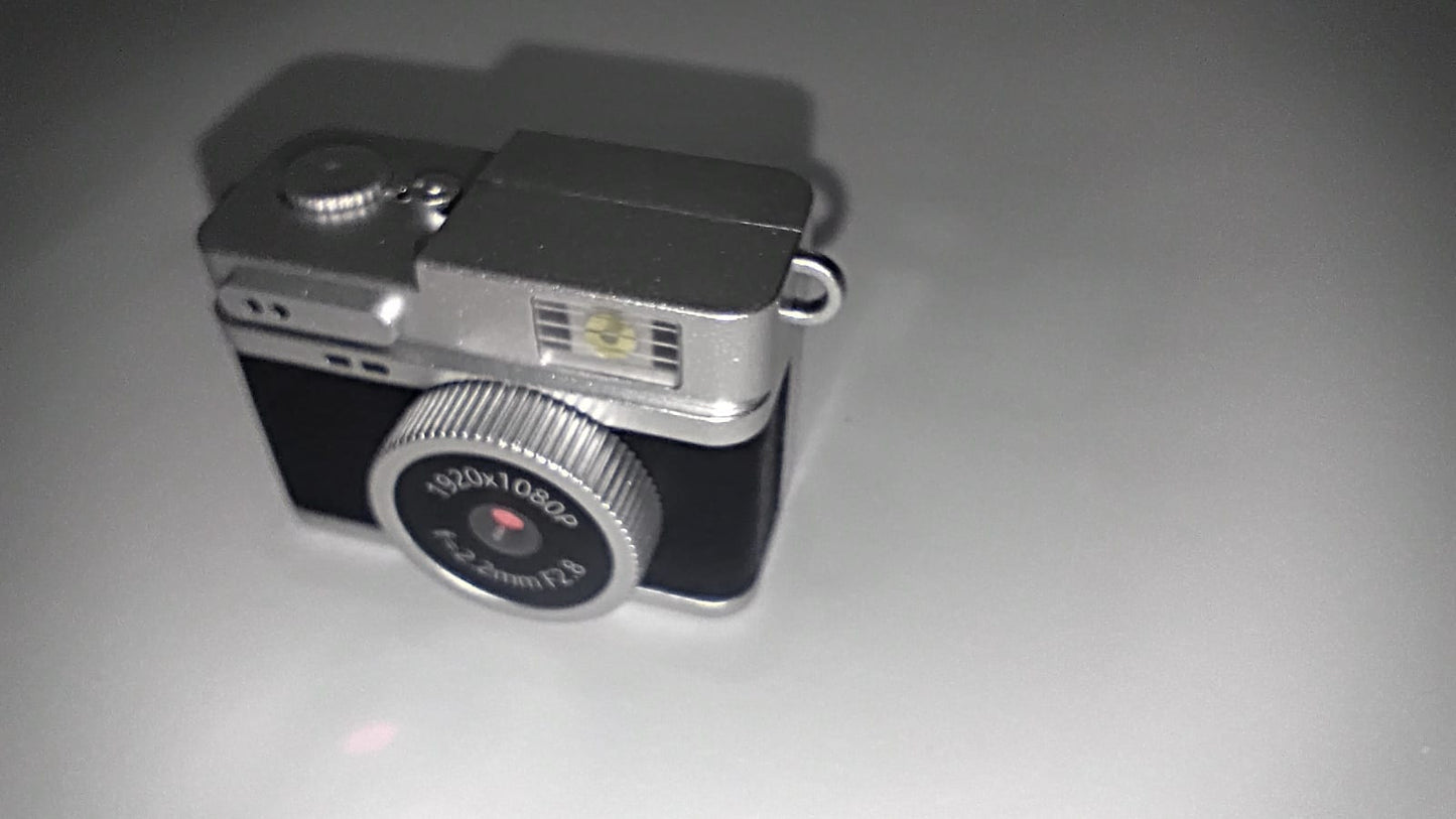 🛍️ MINI CÁMARA DIGITAL RECARGABLE – 1080P – ULTRA COMPACTA (4cm x 2cm)