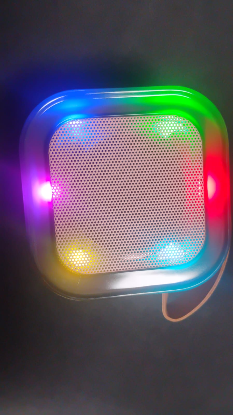 MINI KARAOKE INFANTIL CON LUCES LED+ 2 MICRÓFONOS INALÁMBRICOS | Bluetooth – USB – SD | Recargable |