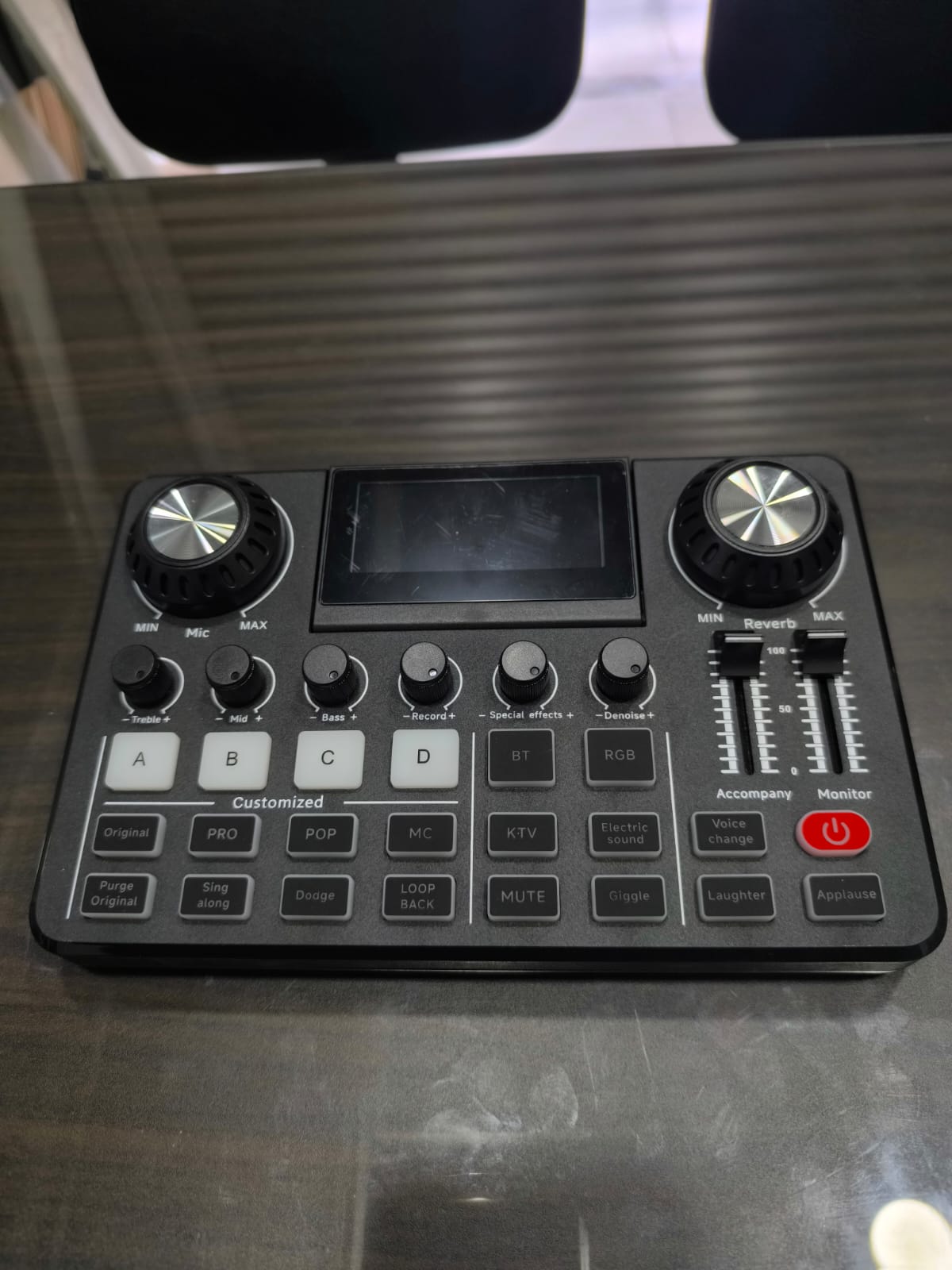 🧨🎙️🎧 Tarjeta de Sonido Profesional LIVE F668 🎛️🔊 con Pantalla Digital | Para Streaming, Karaoke y Grabación | $250.000 🚚 Envío GRATIS | Contraentrega