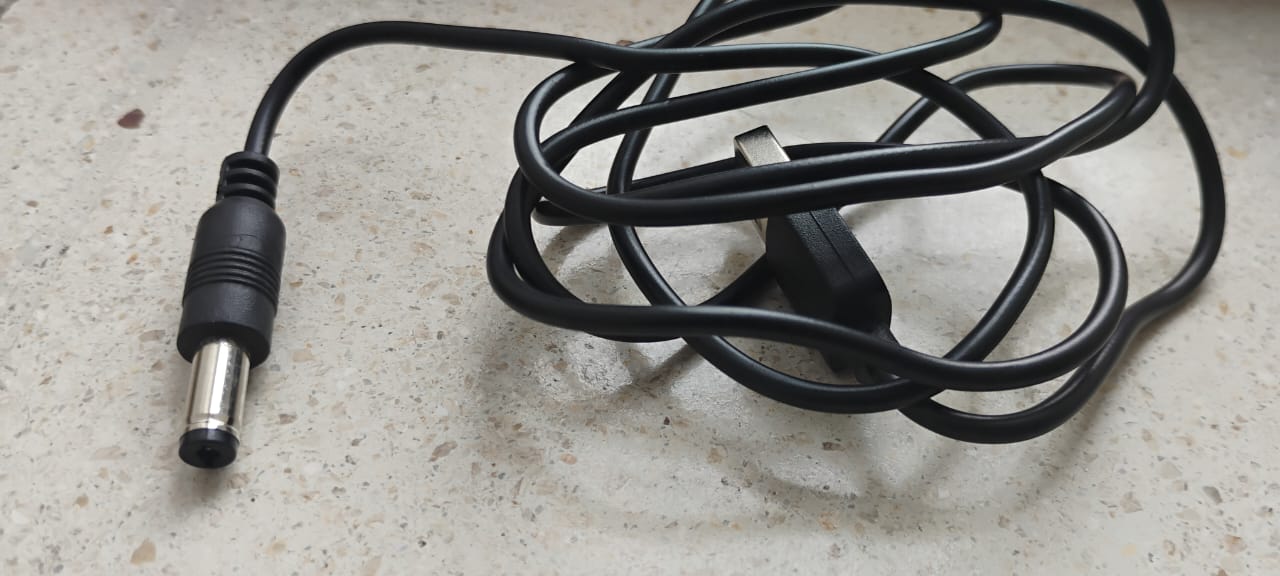 ORGANETA ROSADA 61 TECLAS + USB + MICRÓFONO